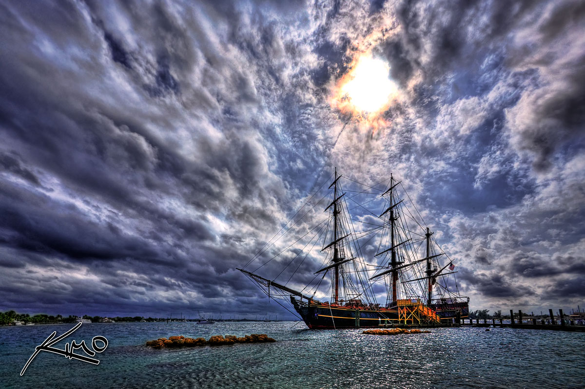 HMS Bounty Pirate Ship