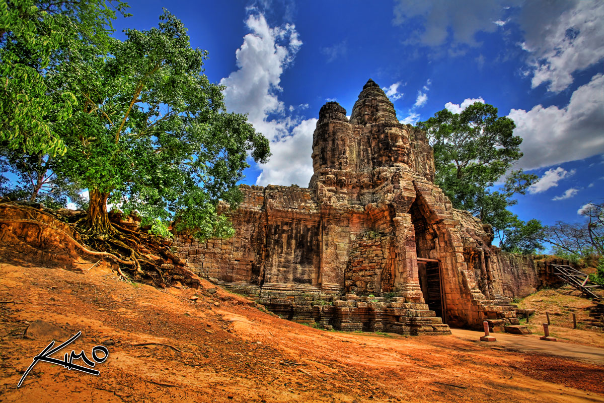 Angkor Wat Entrance – Seim Reap, Cambodia