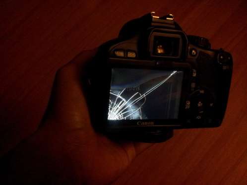 Canon Rebel T2i LCD Screen Broken