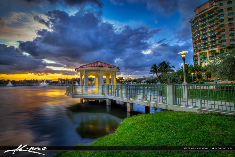Palm Beach Gardens Sunset Downtown Lake